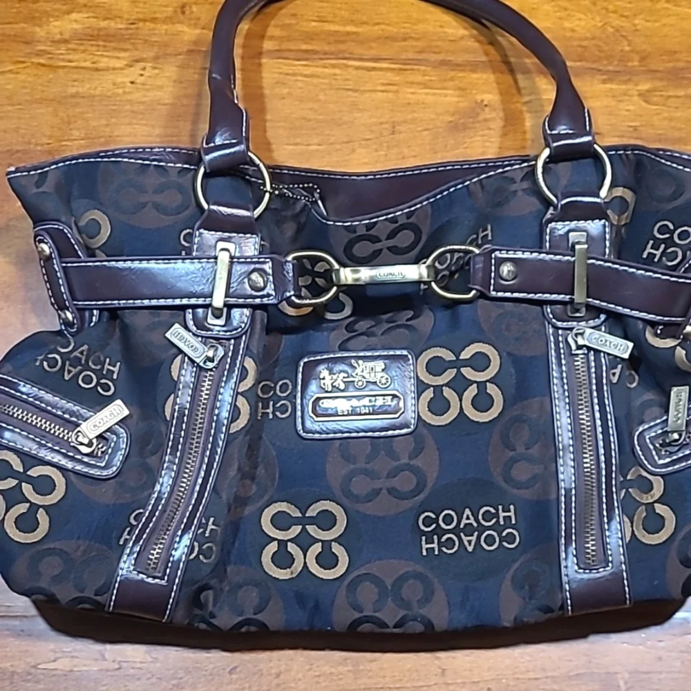 Authentic Coach Purse - Picture 1 of 7